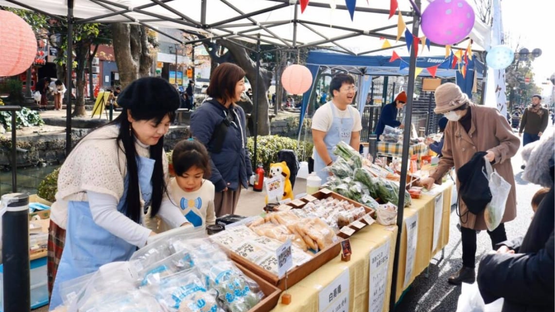 マルシェで販売の様子